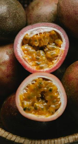 fruirts passion fruits